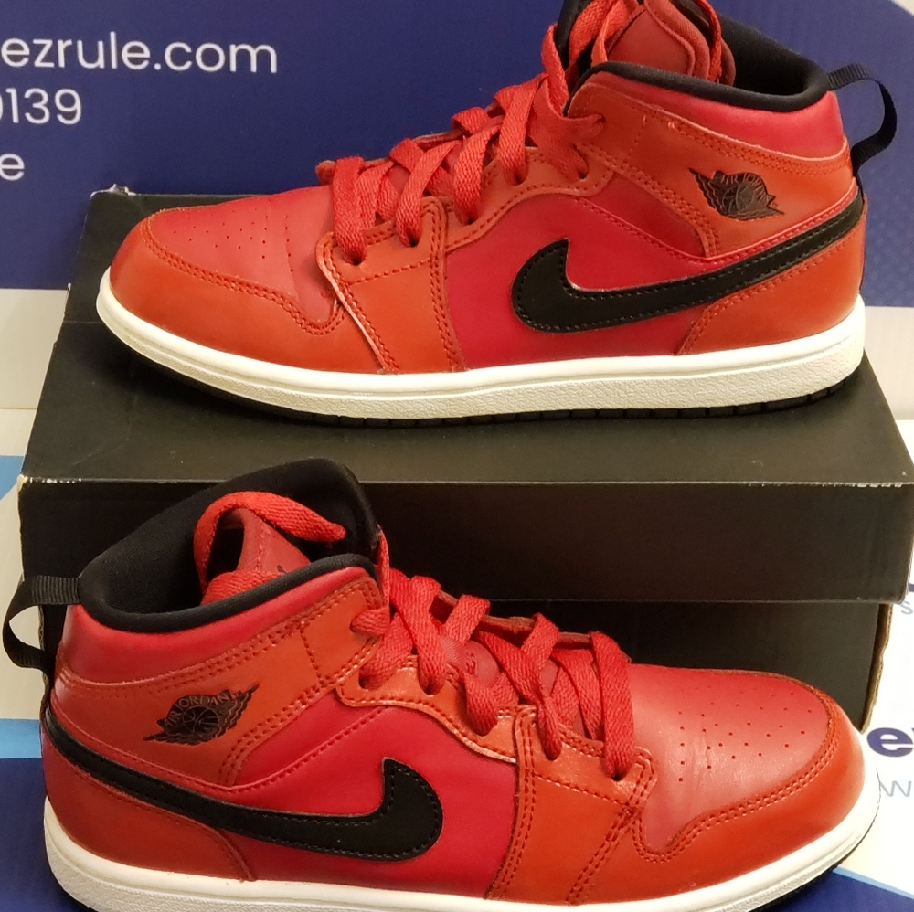 Air Jordan 1 Mid Gym Red Kids 3y
